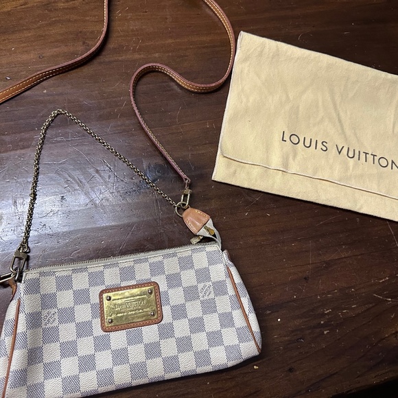 Louis Vuitton Handbags - Louis Vuitton Damier Eva Purse With Gold Short Chain And Leather Crossbody Strap